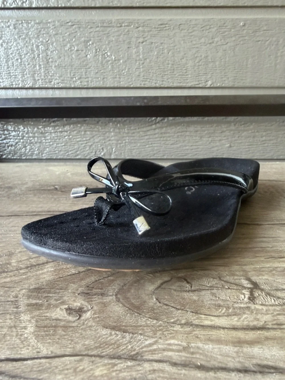 Vionic Women’s Sandals size 8. - Picture 1 of 9